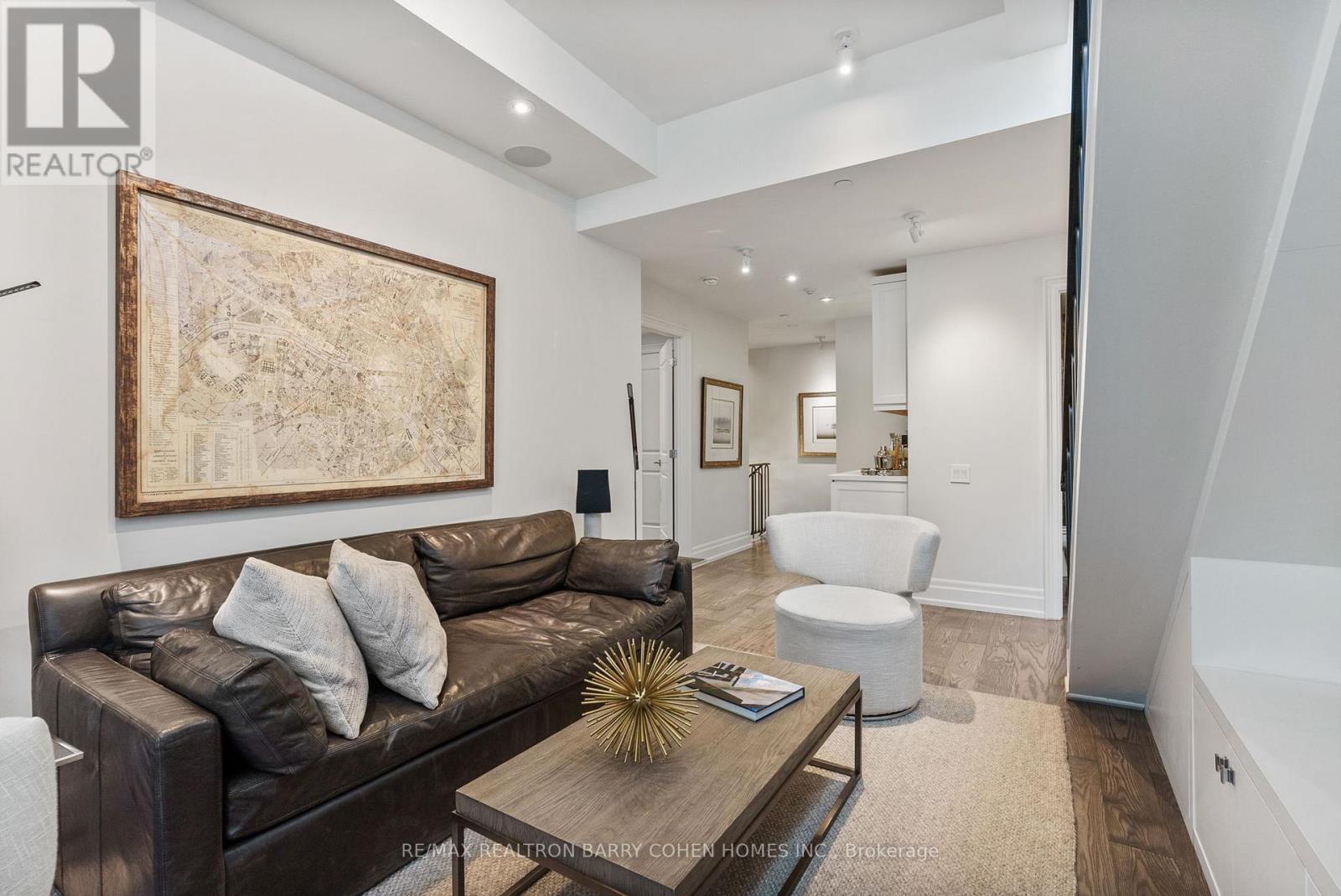 133 Pears Avenue, Toronto (annex), Ontario