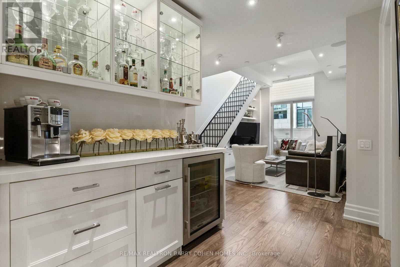133 Pears Avenue, Toronto (annex), Ontario