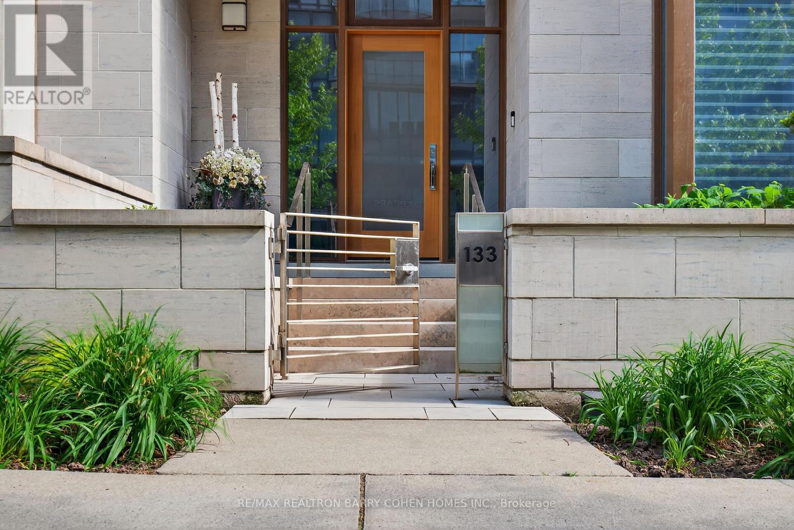 133 Pears Avenue, Toronto (annex), Ontario