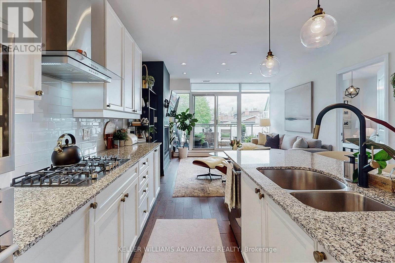 308 - 200 Woodbine Avenue, Toronto (the Beaches), Ontario