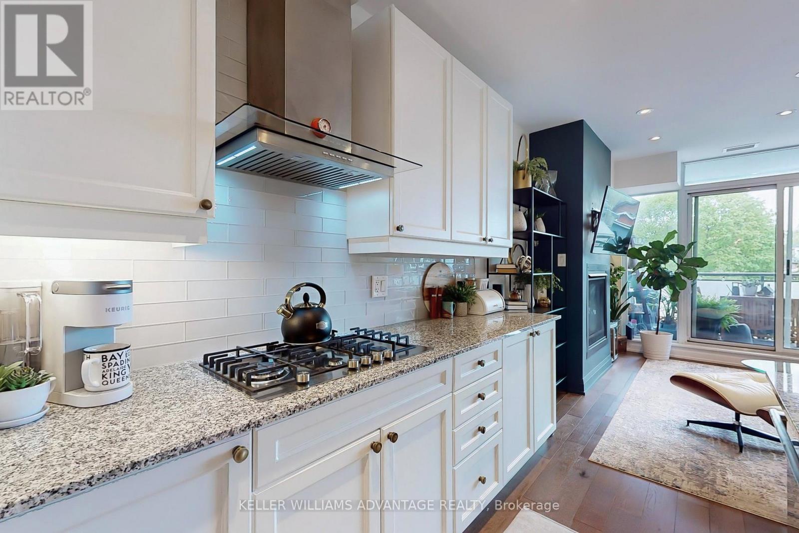 308 - 200 Woodbine Avenue, Toronto (the Beaches), Ontario