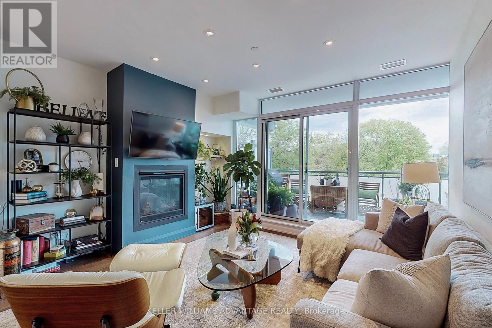 308 - 200 Woodbine Avenue, Toronto (the Beaches), Ontario