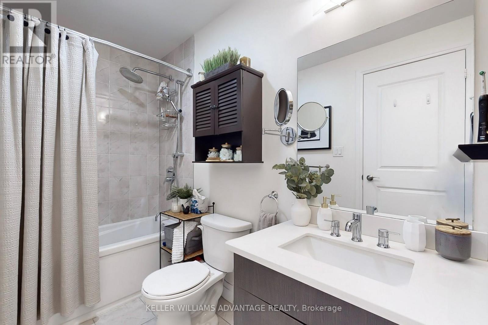 308 - 200 Woodbine Avenue, Toronto (the Beaches), Ontario