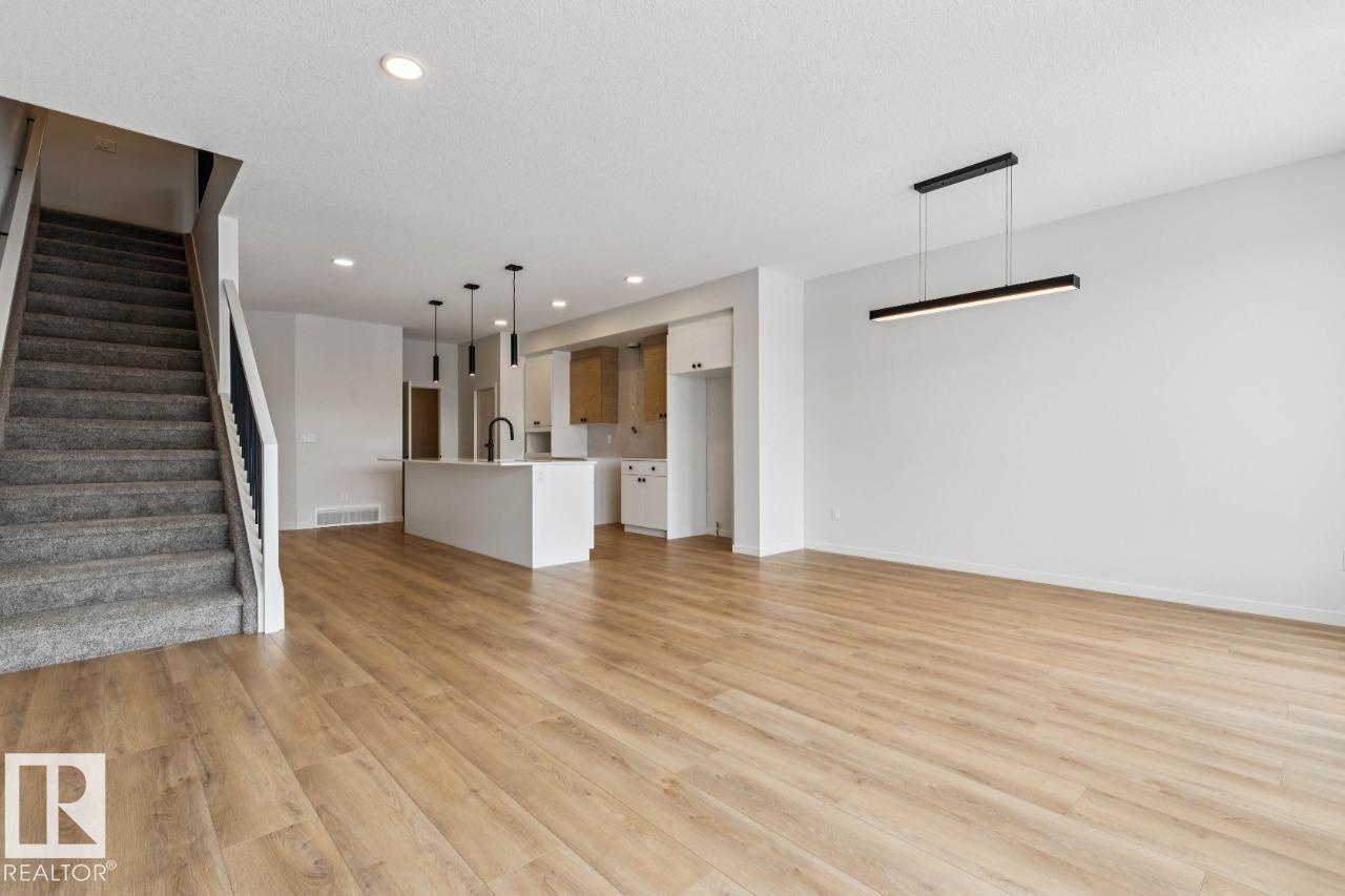 404 30 St Sw, Edmonton, Alberta
