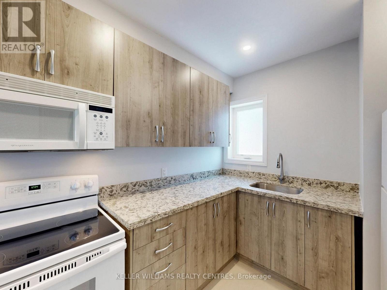 62 Hounslow Heath Road, Toronto (weston-pellam Park), Ontario
