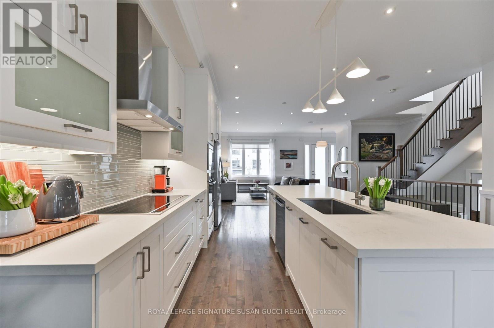 20 Warvet Crescent, Toronto (o'connor-parkview), Ontario