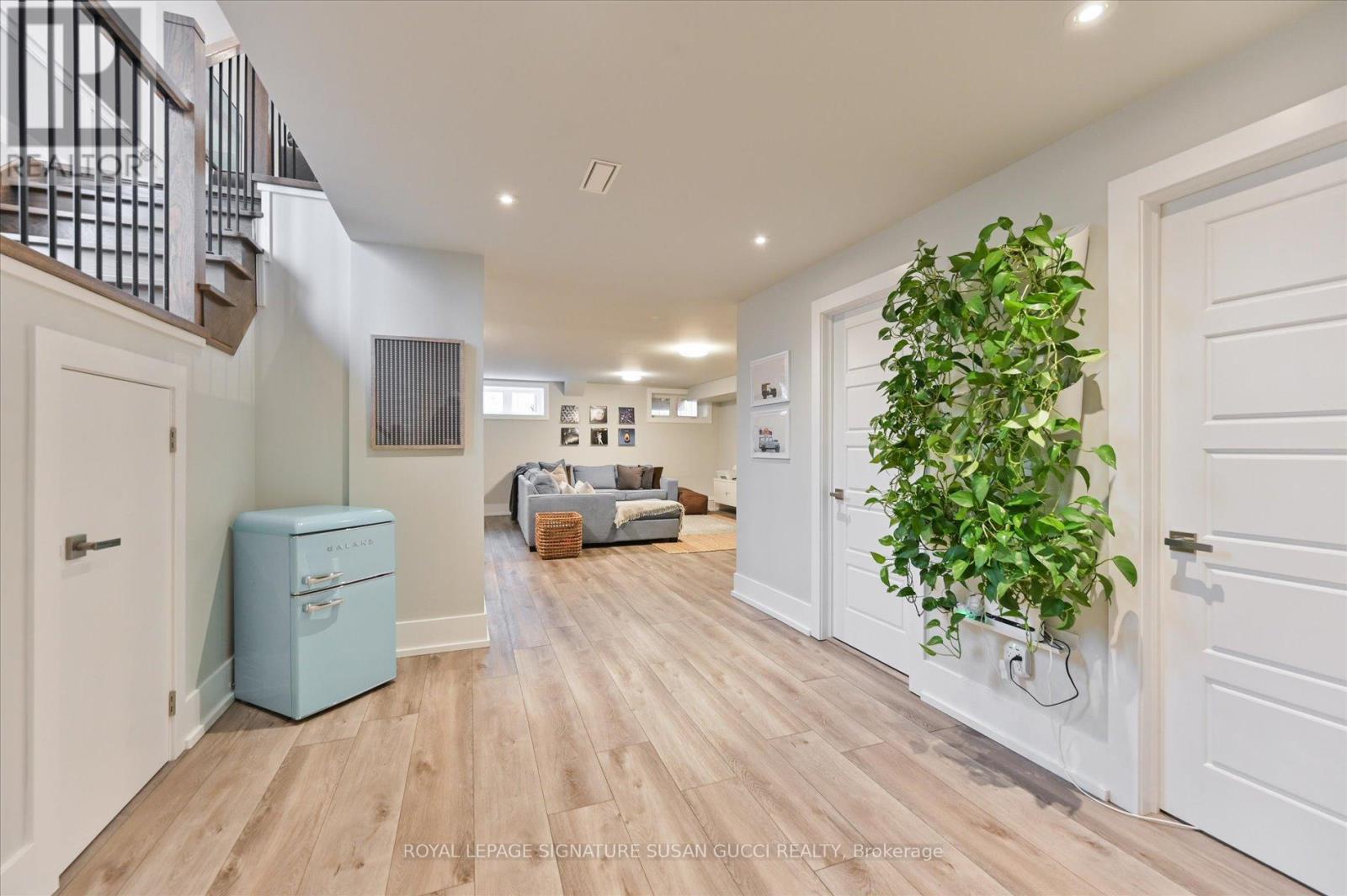 20 Warvet Crescent, Toronto (o'connor-parkview), Ontario