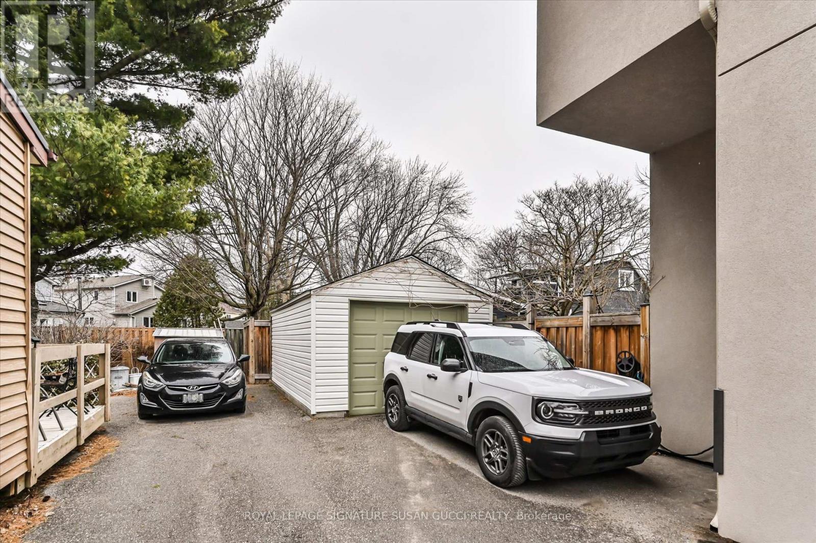 20 Warvet Crescent, Toronto (o'connor-parkview), Ontario