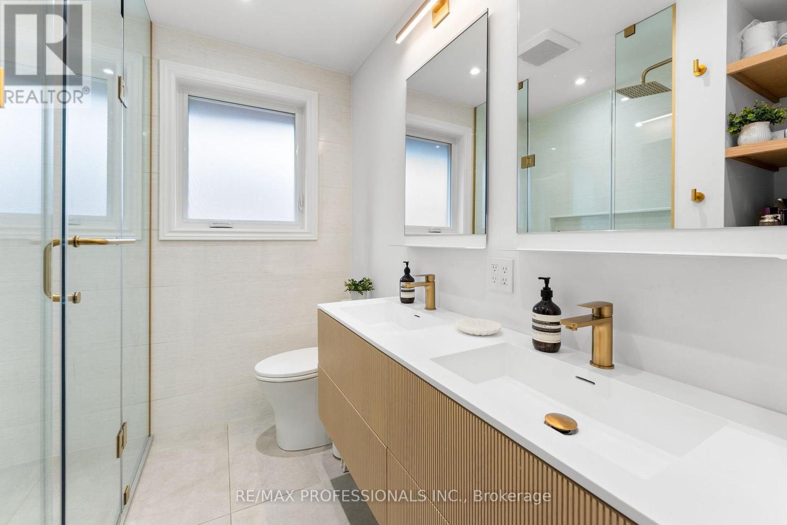 2 Tewsley Place, Toronto (willowridge-martingrove-richview), Ontario