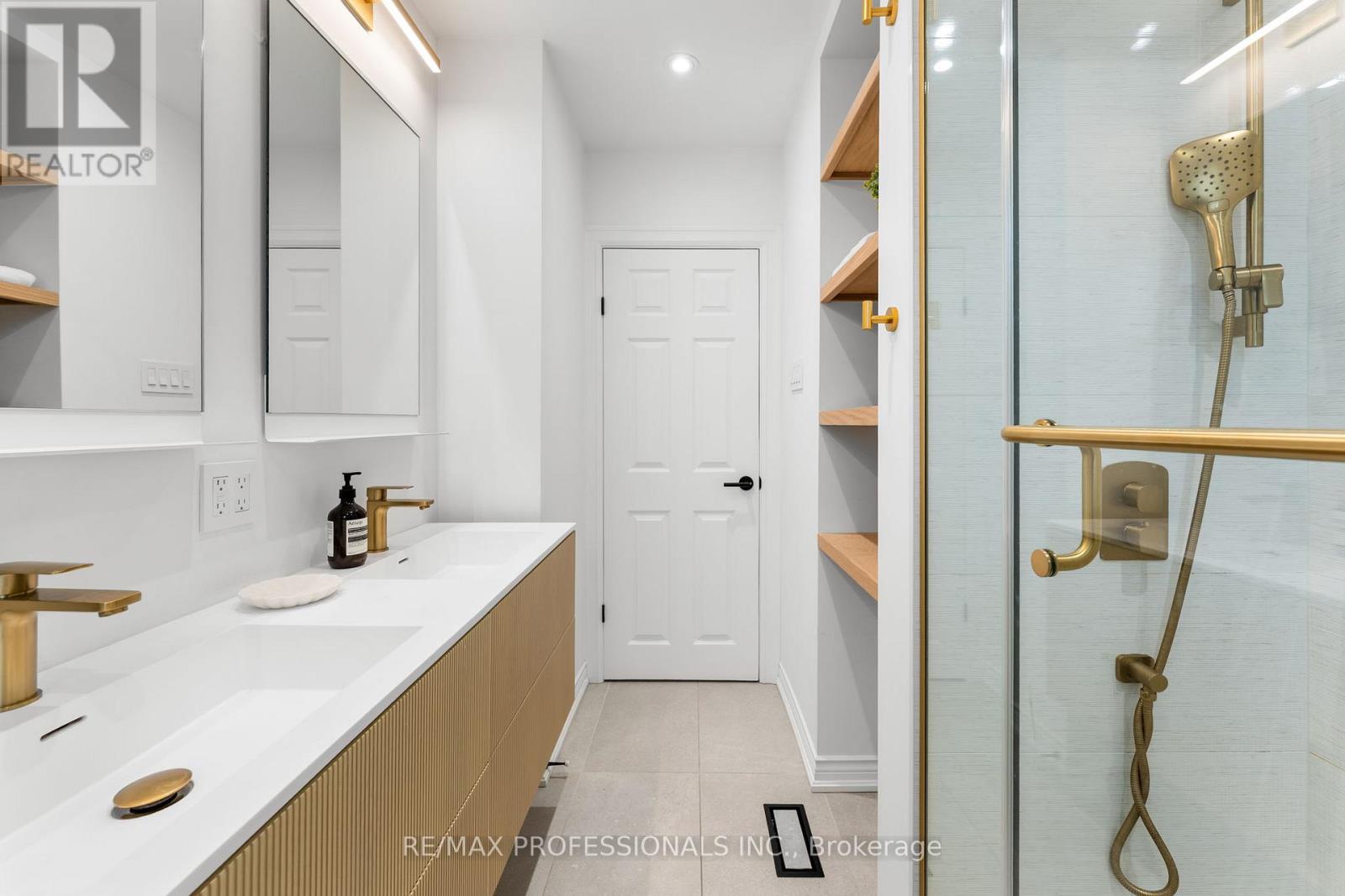 2 Tewsley Place, Toronto (willowridge-martingrove-richview), Ontario