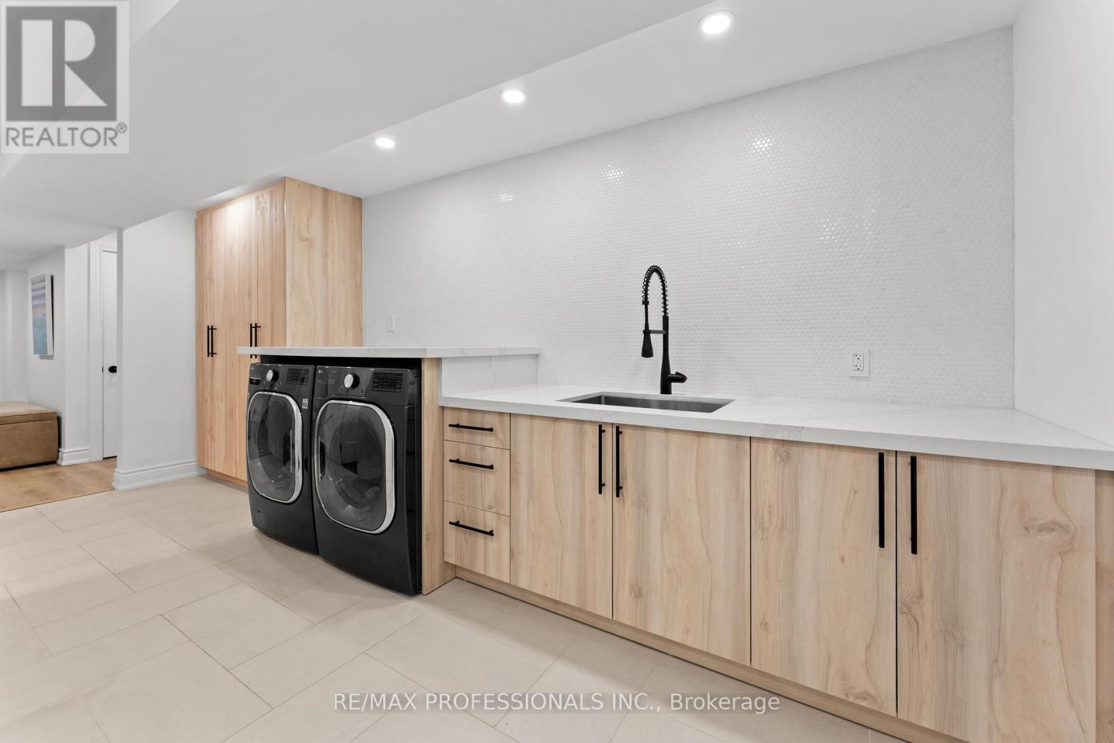 2 Tewsley Place, Toronto (willowridge-martingrove-richview), Ontario