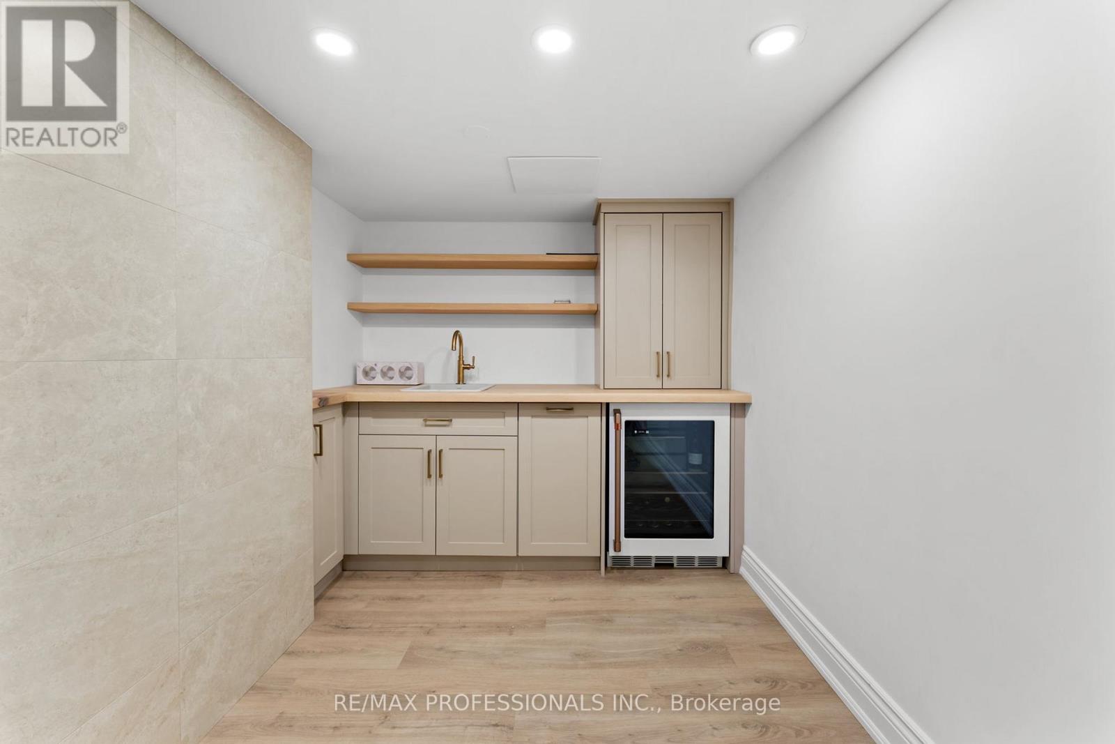 2 Tewsley Place, Toronto (willowridge-martingrove-richview), Ontario