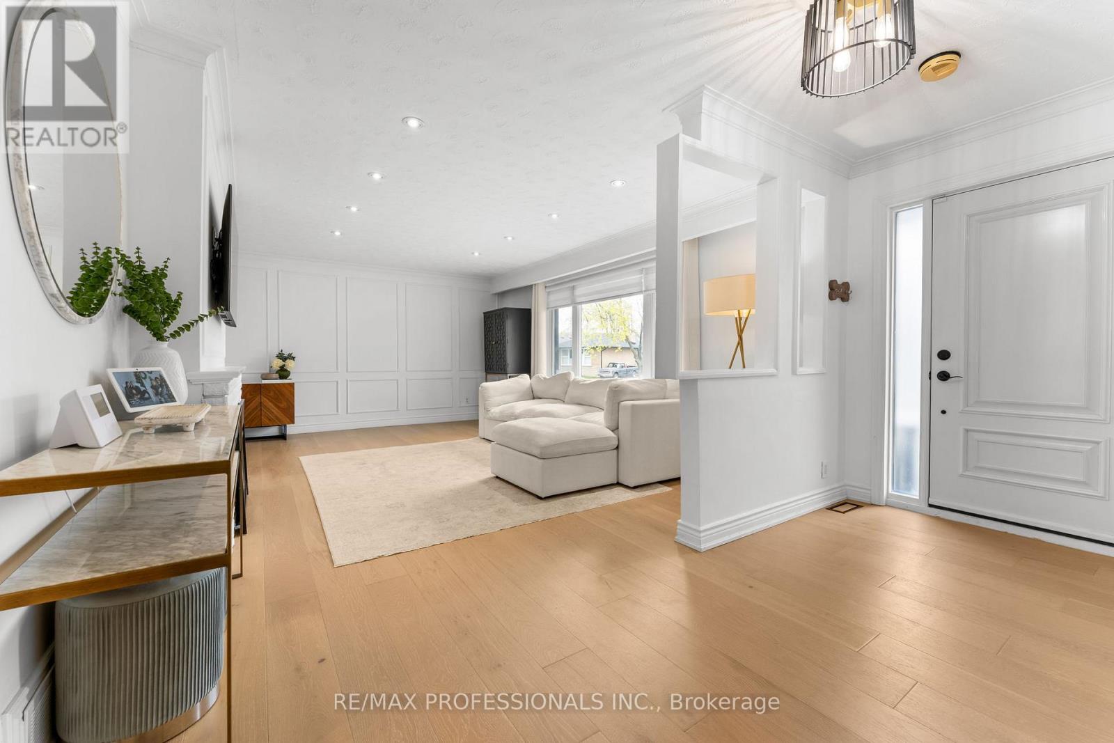 2 Tewsley Place, Toronto (willowridge-martingrove-richview), Ontario