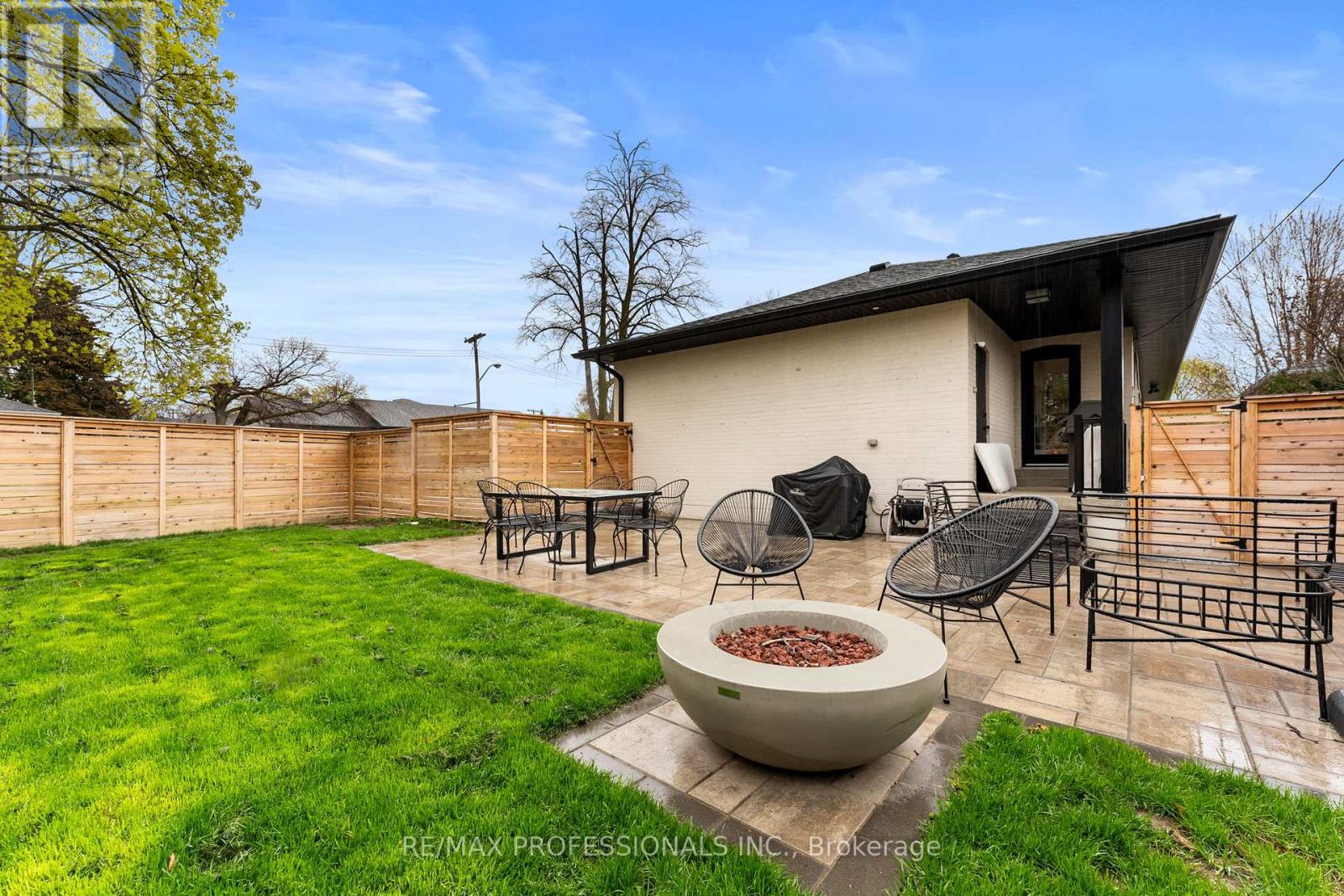 2 Tewsley Place, Toronto (willowridge-martingrove-richview), Ontario