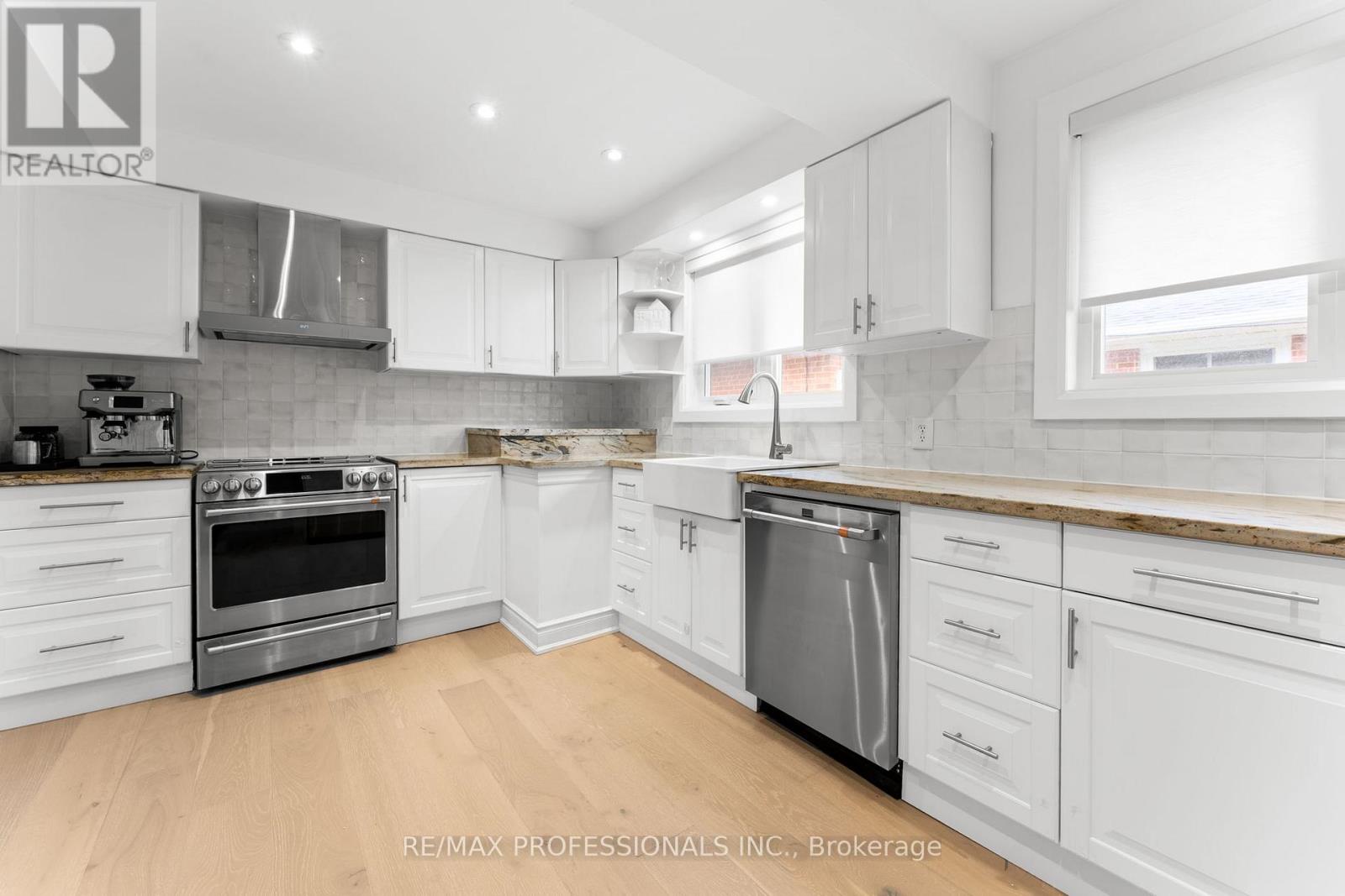 2 Tewsley Place, Toronto (willowridge-martingrove-richview), Ontario