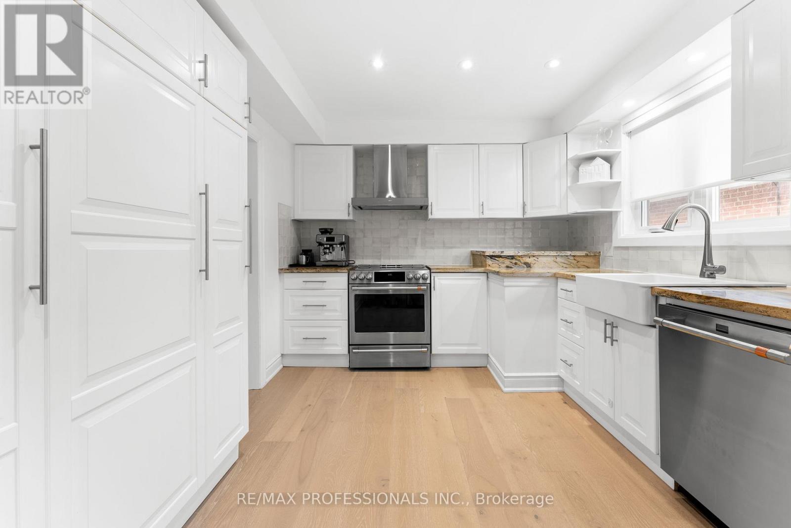 2 Tewsley Place, Toronto (willowridge-martingrove-richview), Ontario