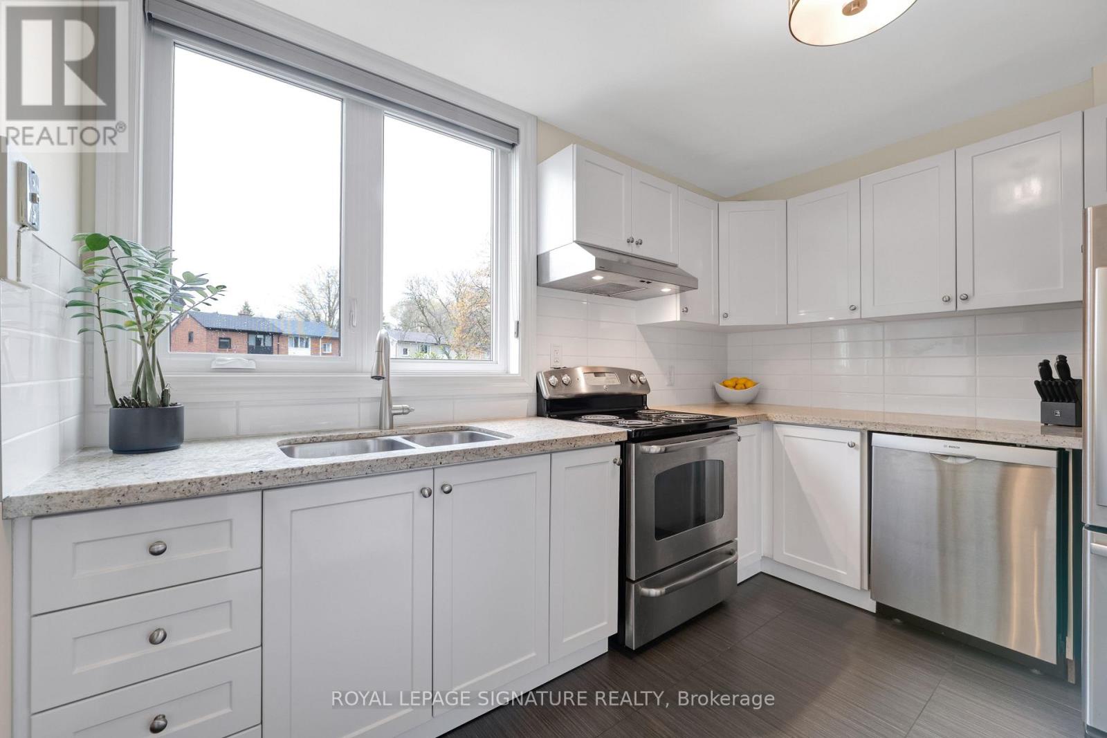 16 Veery Place, Toronto (banbury-don Mills), Ontario