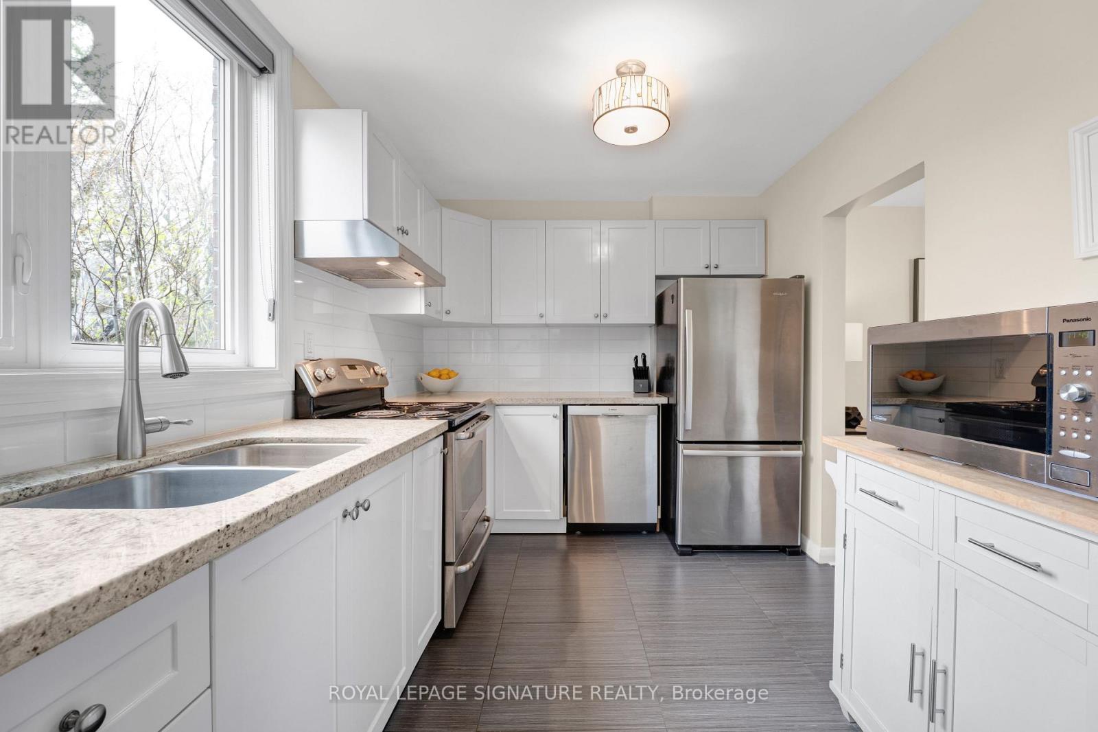 16 Veery Place, Toronto (banbury-don Mills), Ontario