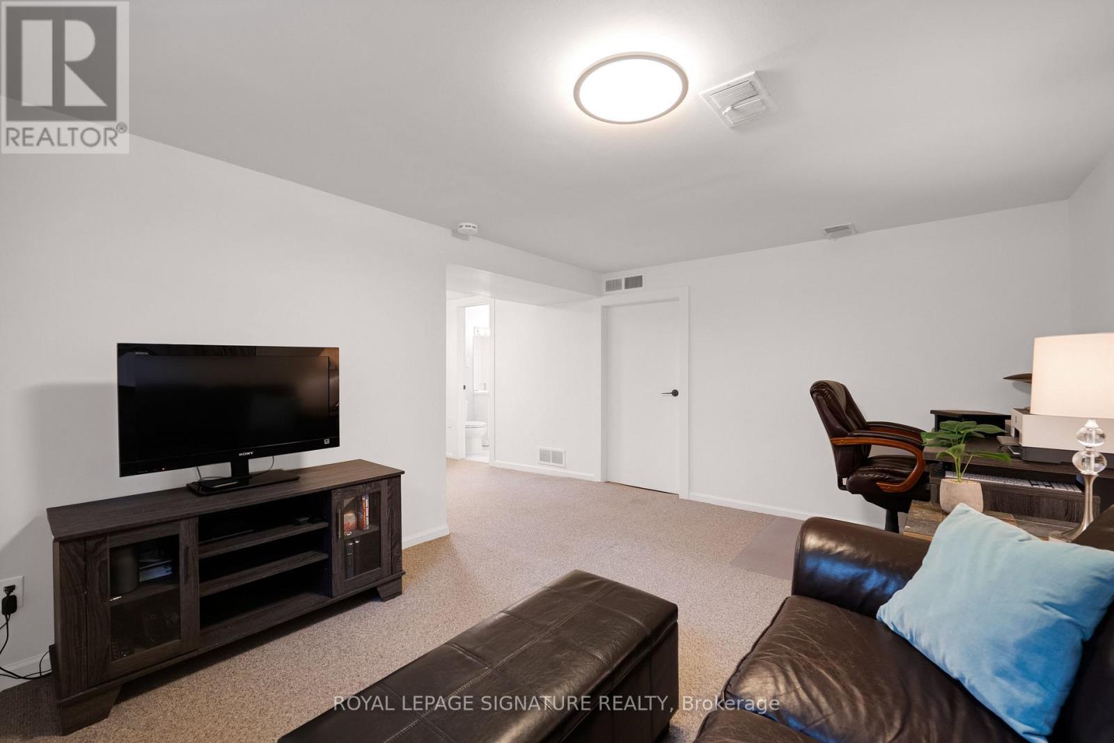 16 Veery Place, Toronto (banbury-don Mills), Ontario