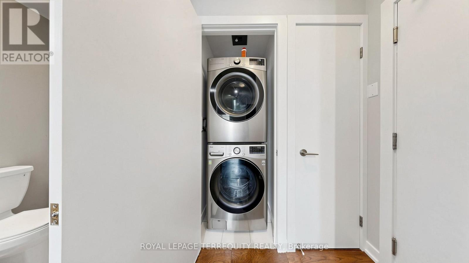 1705 - 20 Bruyeres Mews, Toronto (niagara), Ontario