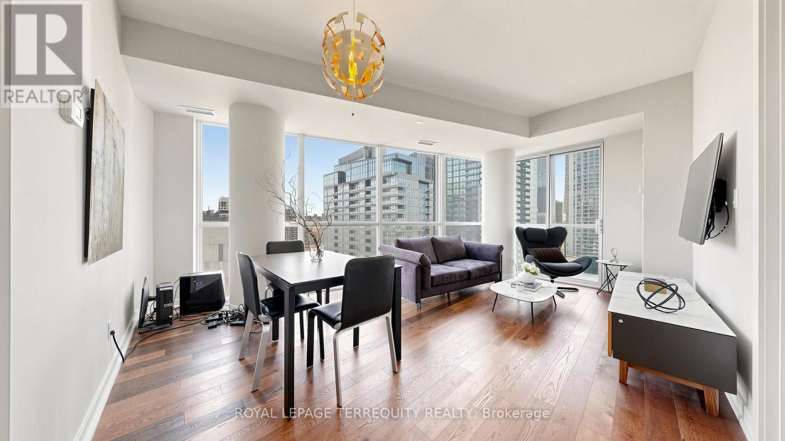 1705 - 20 Bruyeres Mews, Toronto (niagara), Ontario