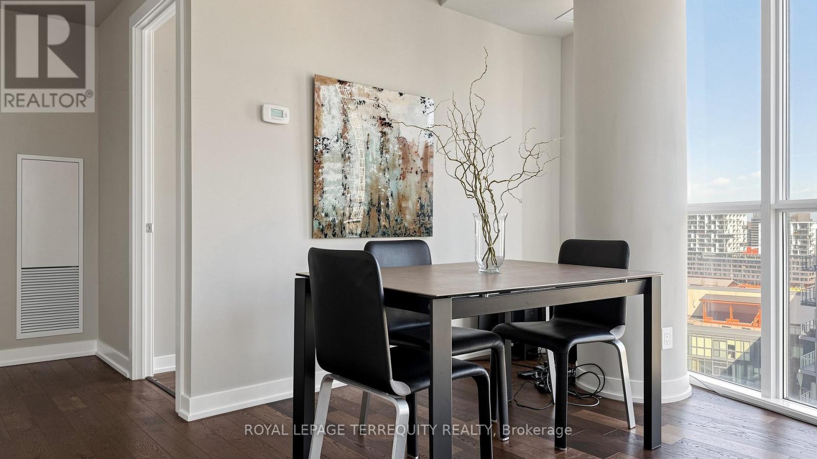 1705 - 20 Bruyeres Mews, Toronto (niagara), Ontario
