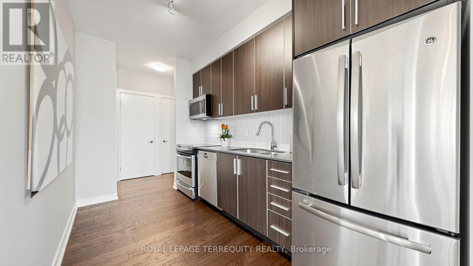 1705 - 20 Bruyeres Mews, Toronto (niagara), Ontario
