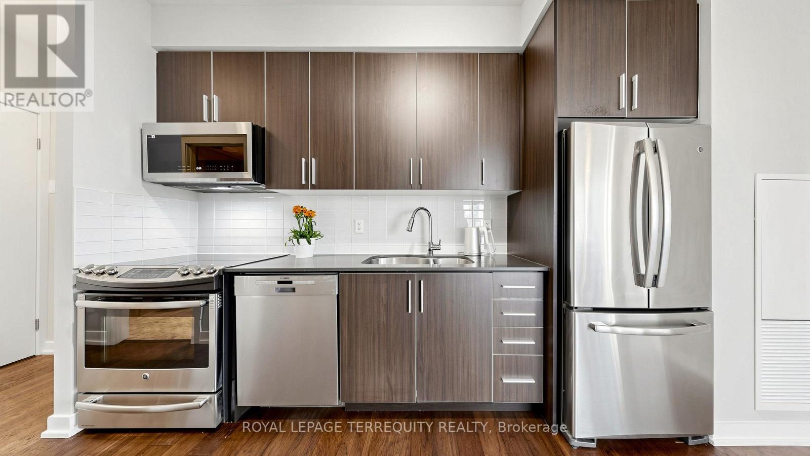 1705 - 20 Bruyeres Mews, Toronto (niagara), Ontario