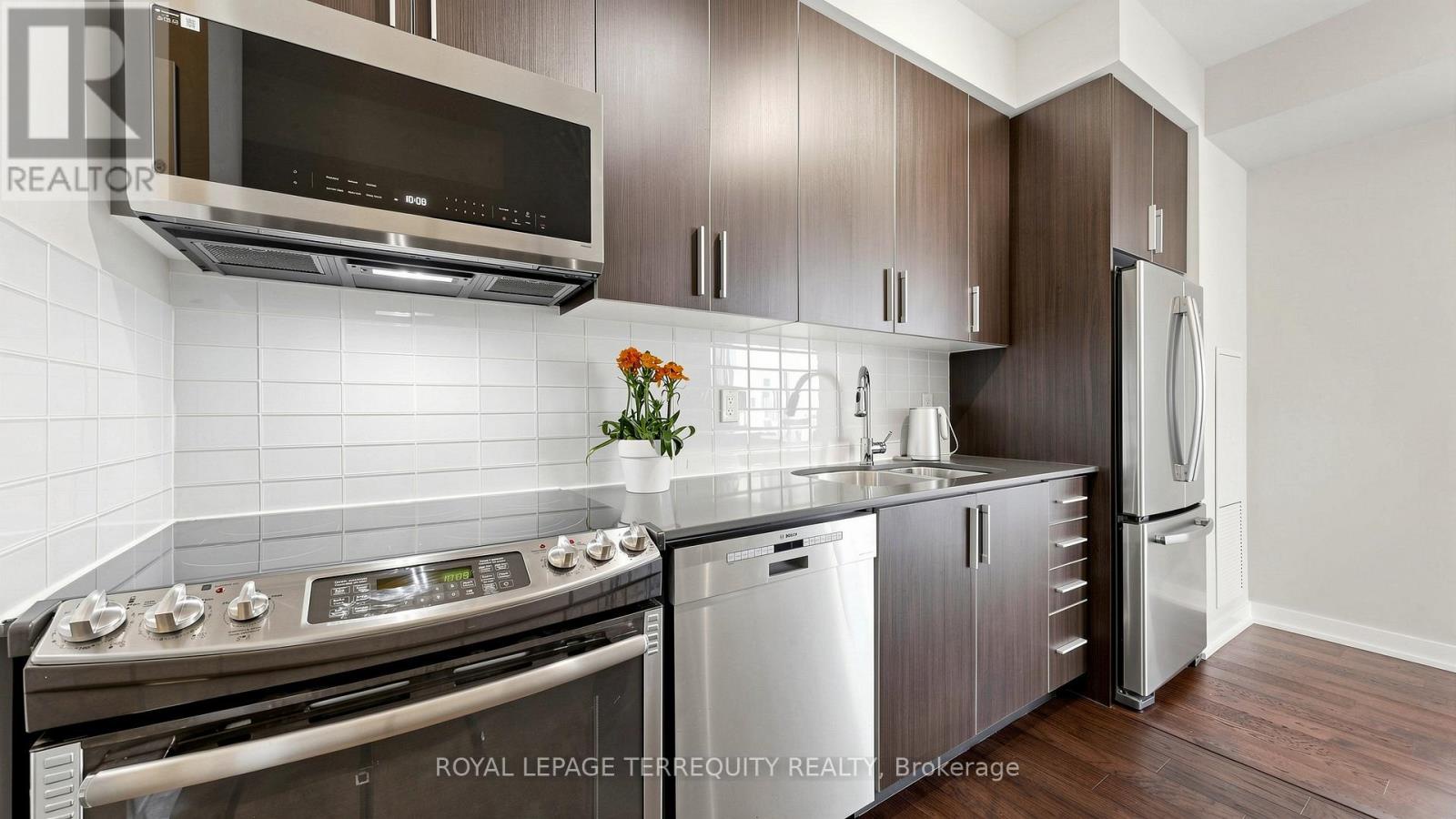 1705 - 20 Bruyeres Mews, Toronto (niagara), Ontario