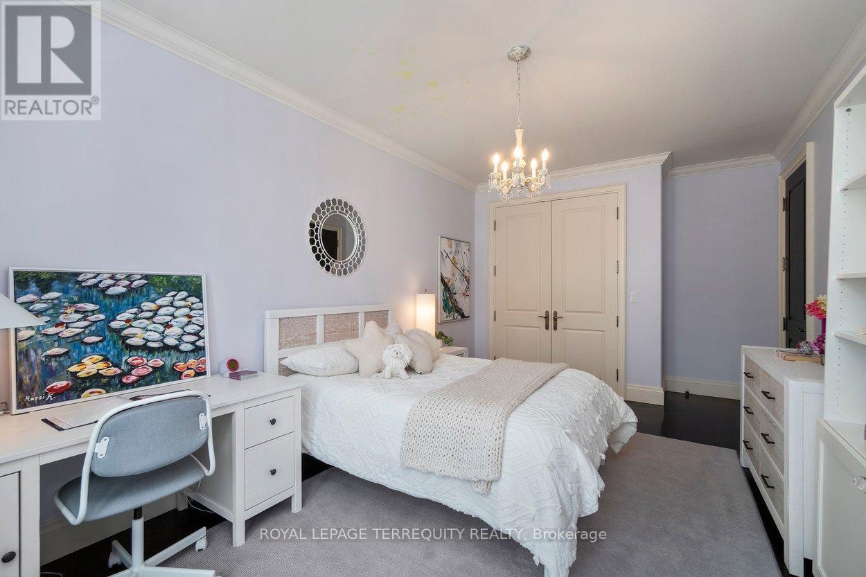 12 Elliott Avenue, Toronto (kingsway South), Ontario