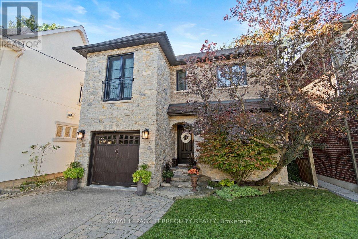 12 Elliott Avenue, Toronto (kingsway South), Ontario
