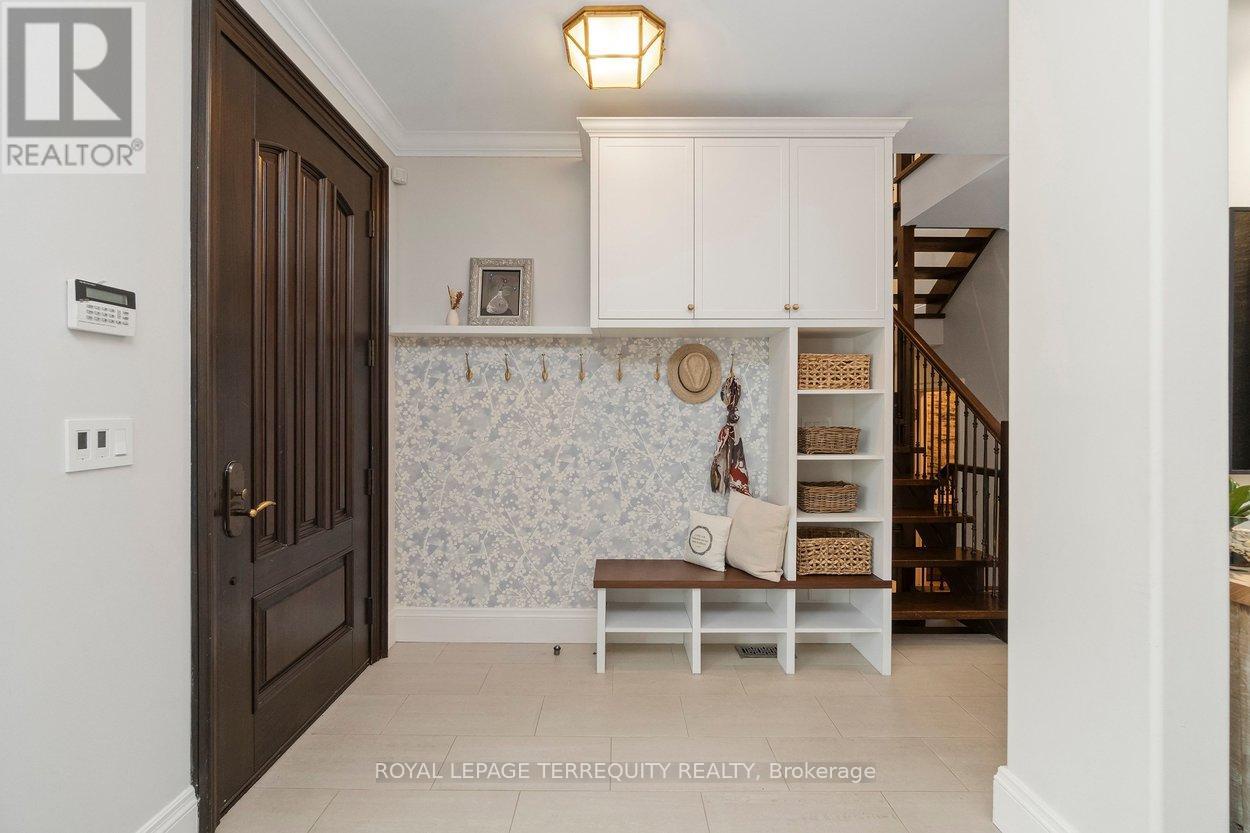 12 Elliott Avenue, Toronto (kingsway South), Ontario