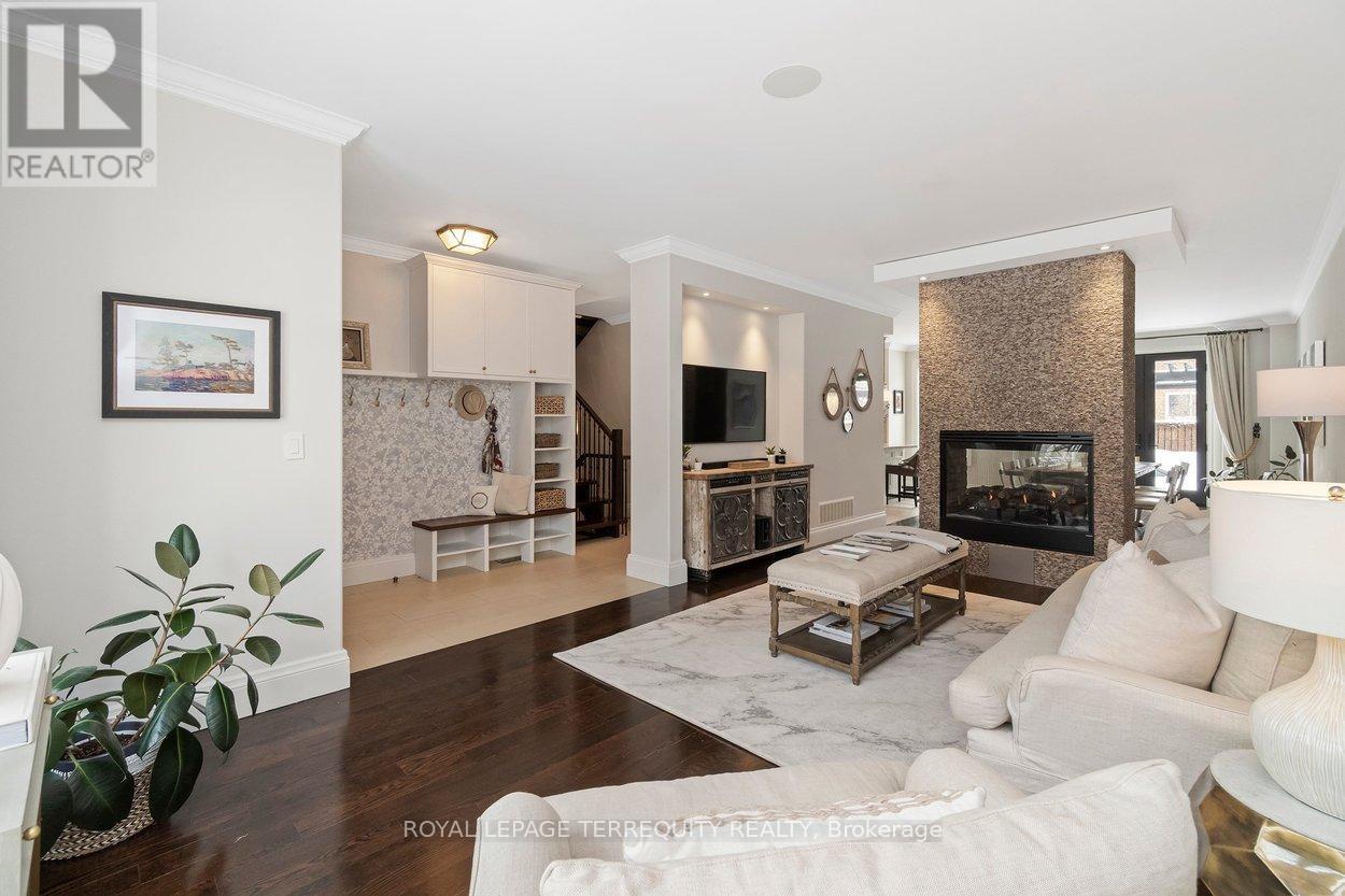 12 Elliott Avenue, Toronto (kingsway South), Ontario