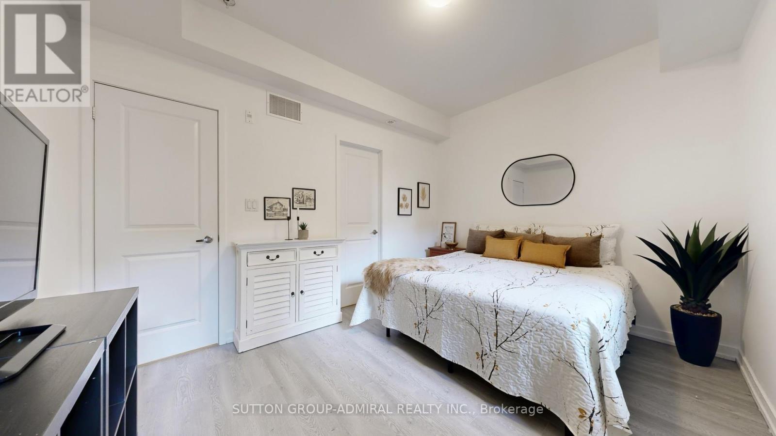 1b - 867 Wilson Avenue, Toronto (downsview-roding-cfb), Ontario