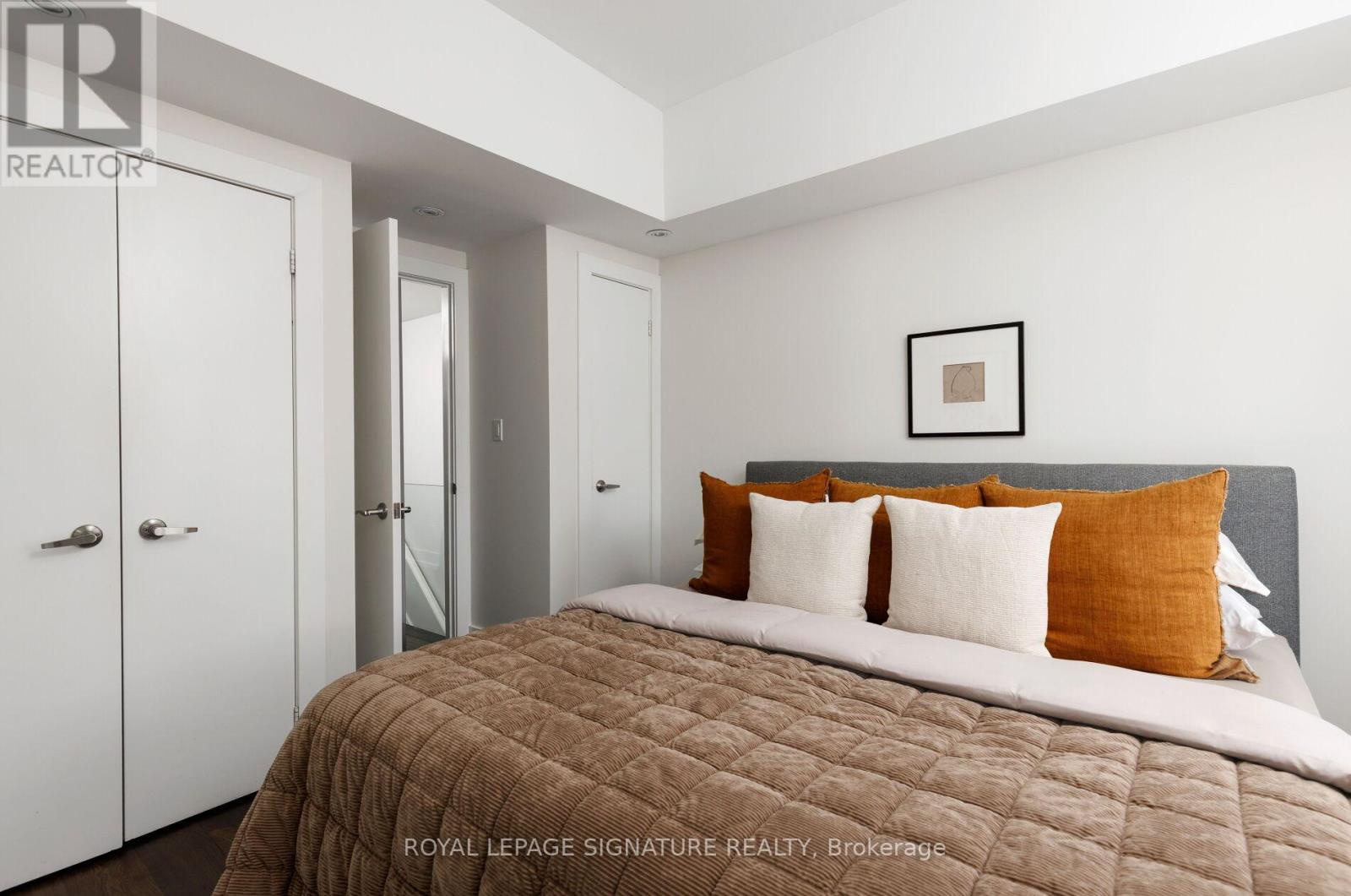 54 Eaton Avenue, Toronto (danforth), Ontario