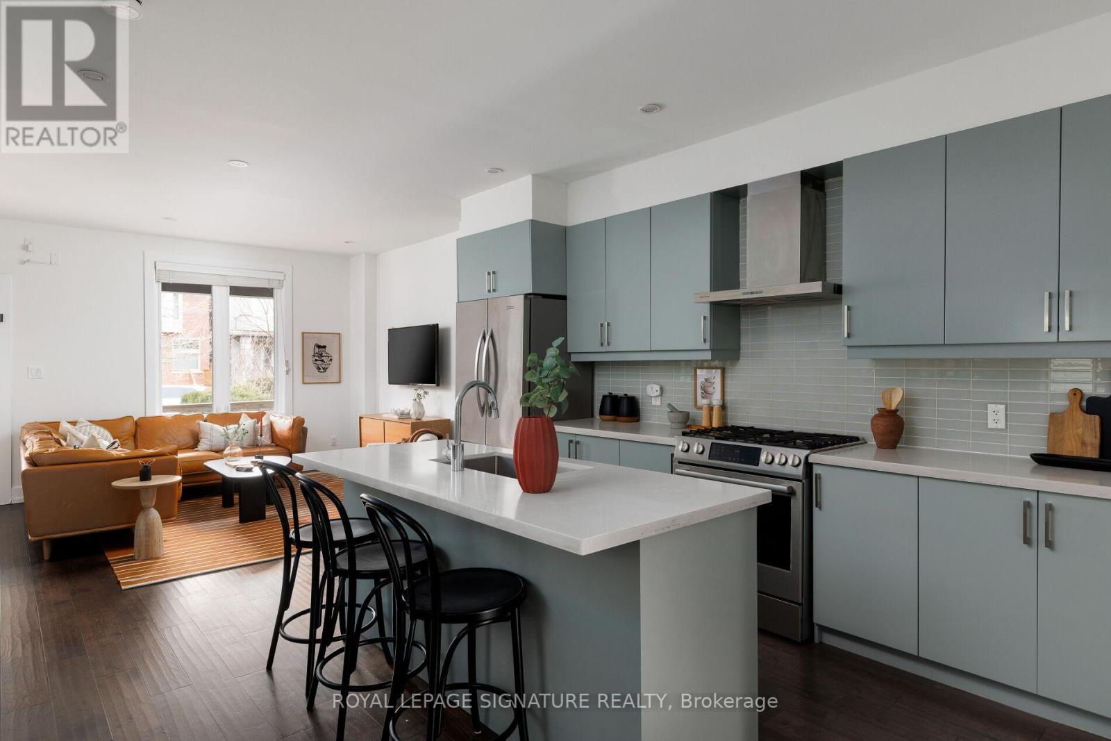 54 Eaton Avenue, Toronto (danforth), Ontario