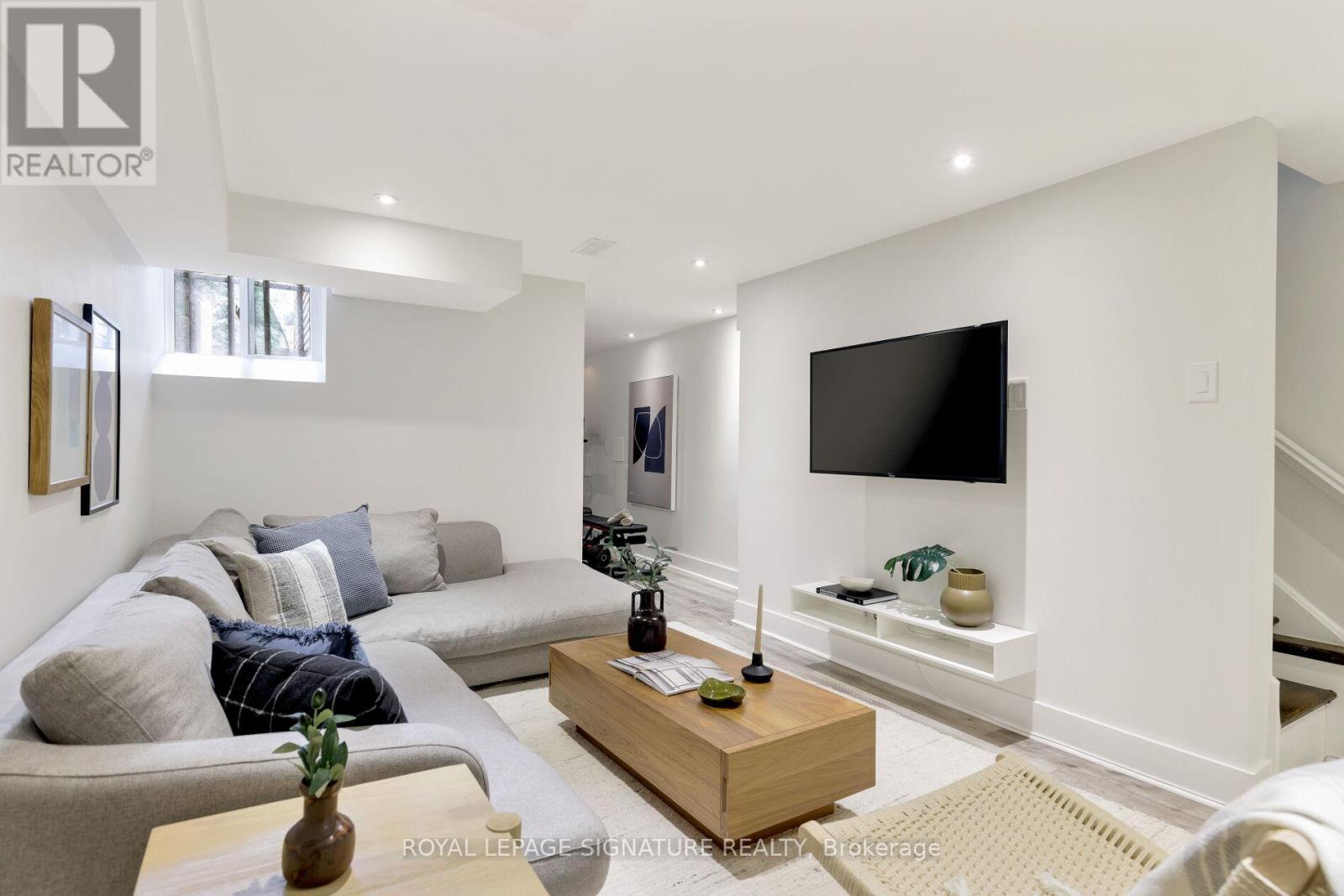 54 Eaton Avenue, Toronto (danforth), Ontario