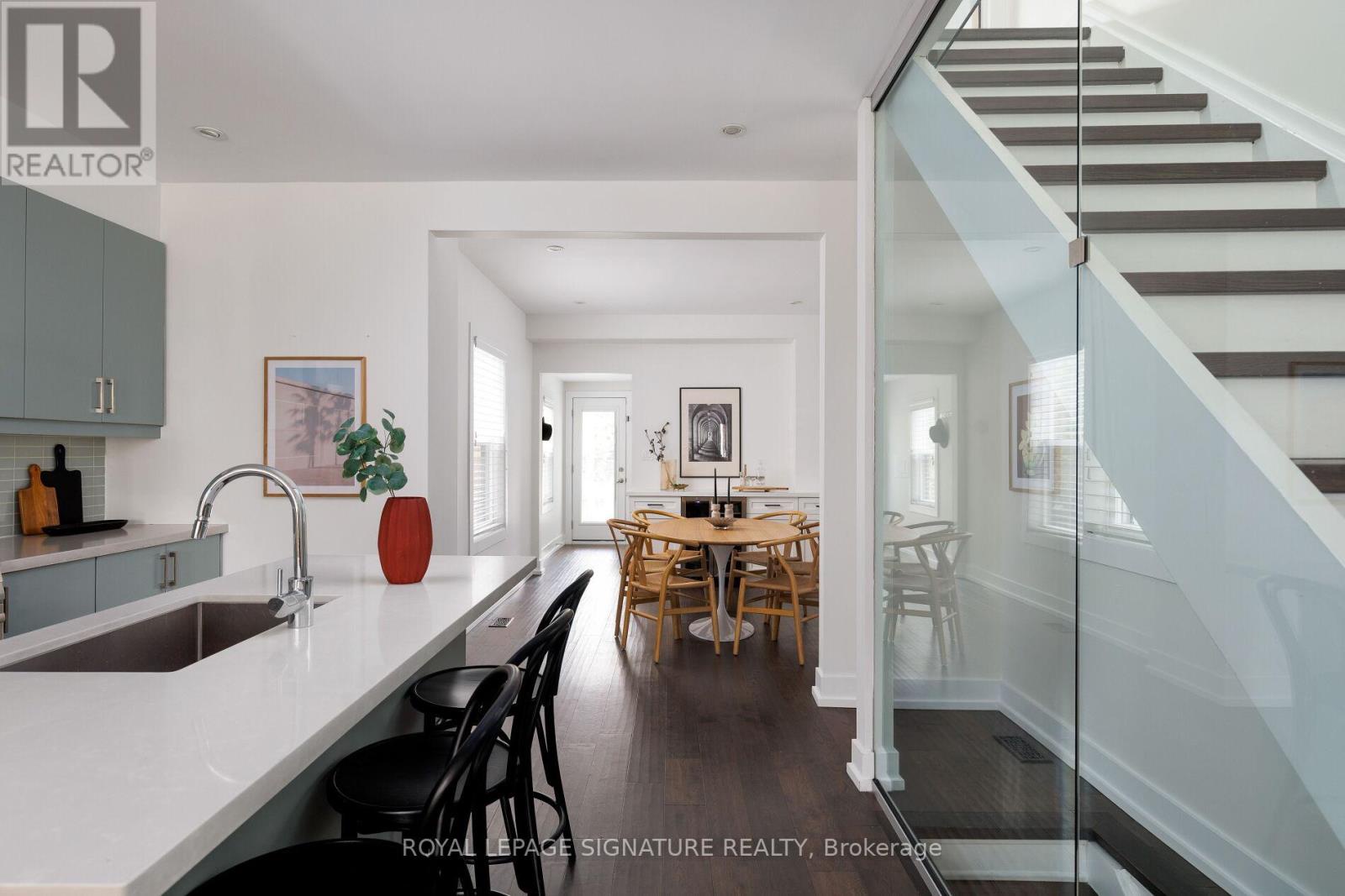 54 Eaton Avenue, Toronto (danforth), Ontario