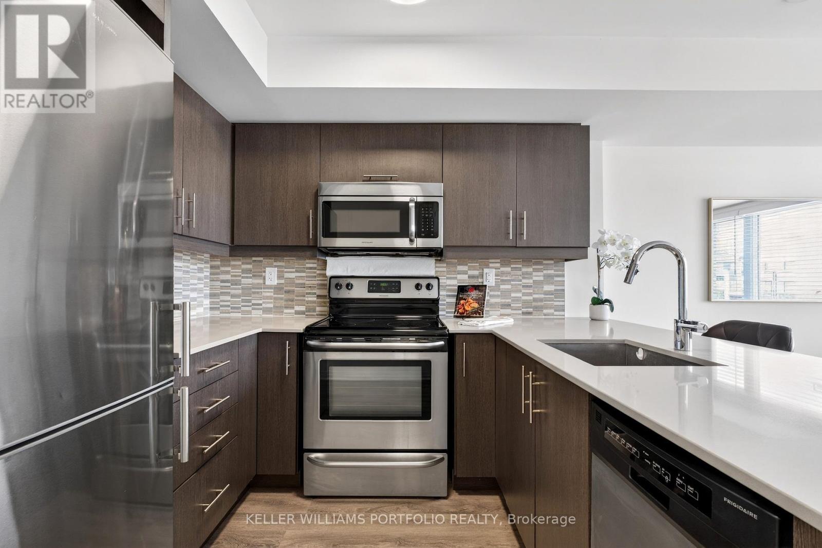 7 - 171 William Duncan Road, Toronto (downsview-roding-cfb), Ontario