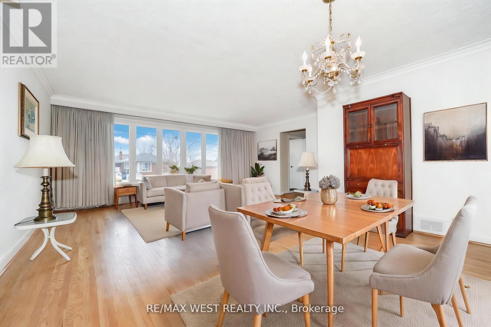 32 Deevale Road, Toronto (downsview-roding-cfb), Ontario