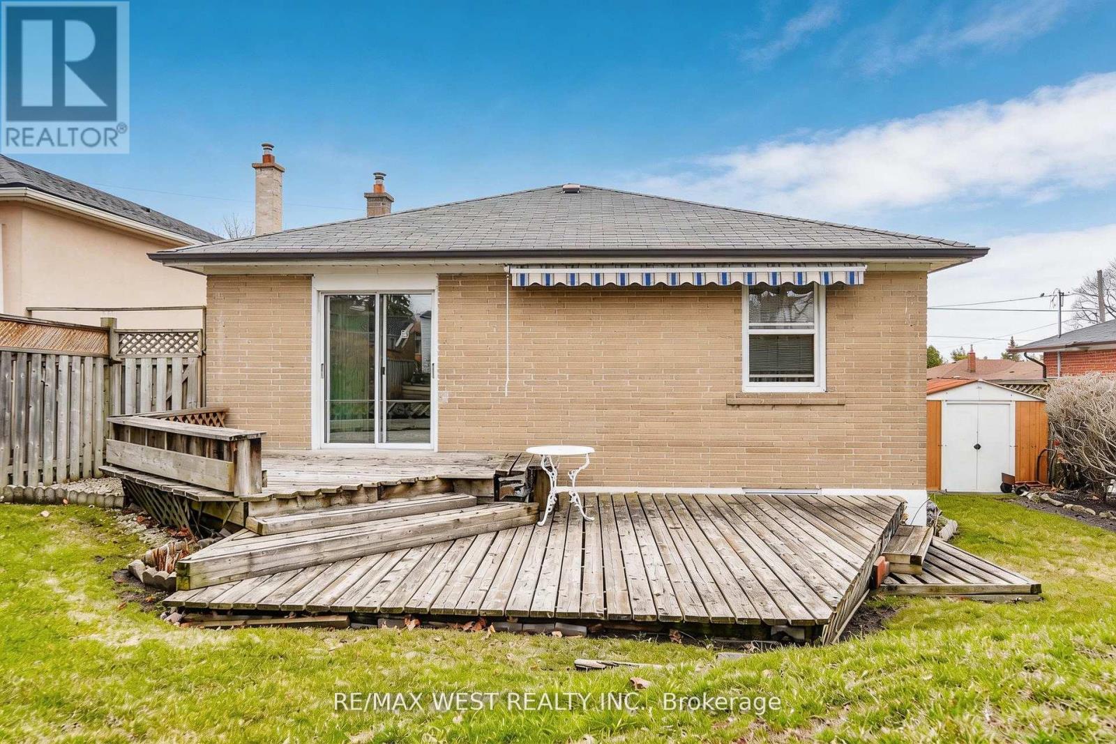 32 Deevale Road, Toronto (downsview-roding-cfb), Ontario