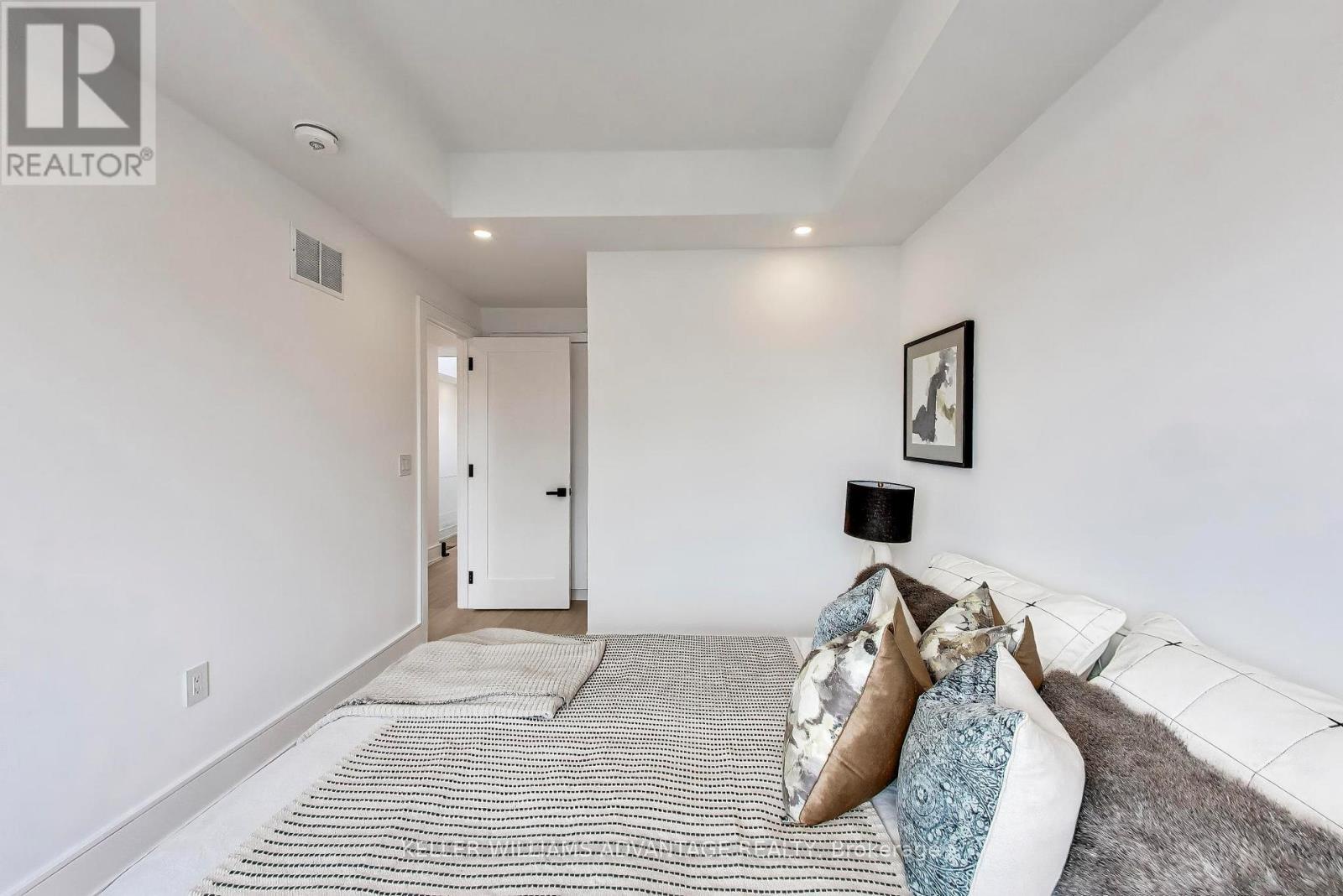 104 Yardley Avenue, Toronto (o'connor-parkview), Ontario