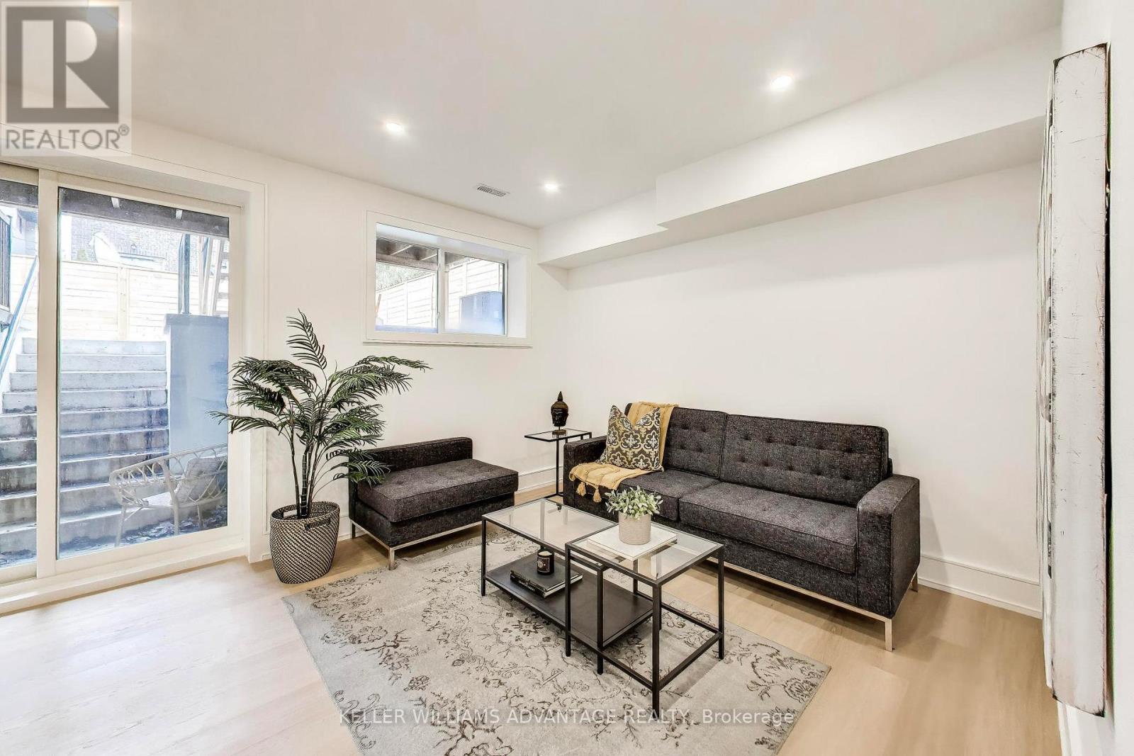 104 Yardley Avenue, Toronto (o'connor-parkview), Ontario
