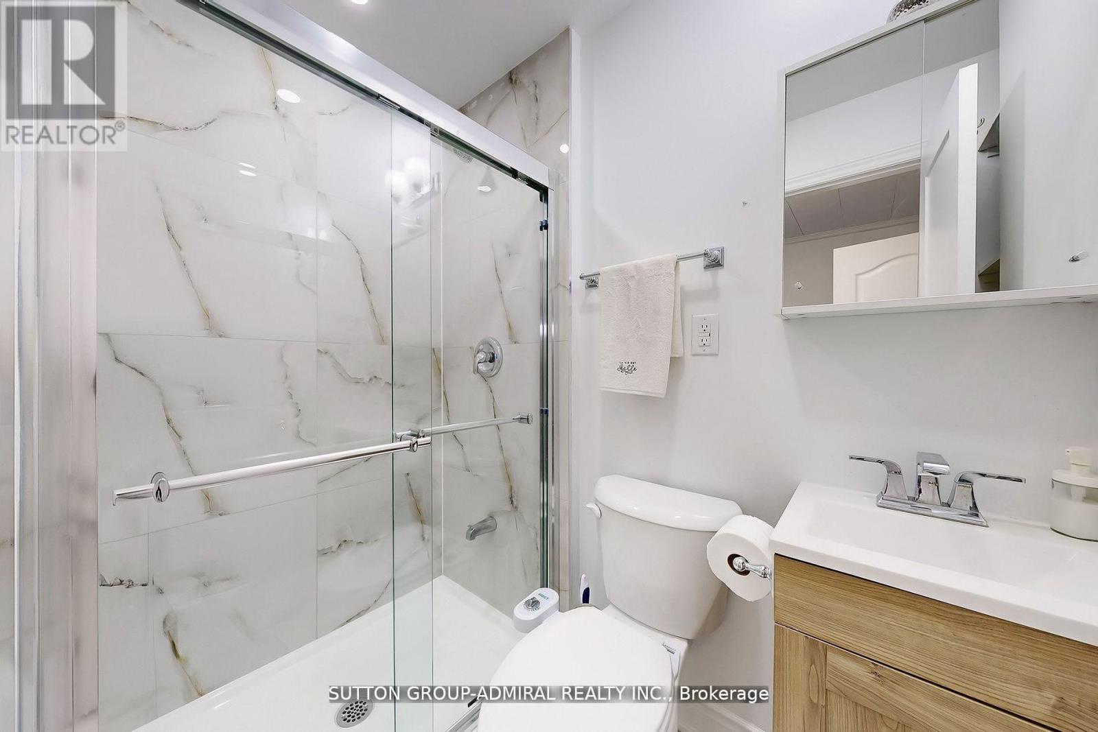 14 Spears Street, Toronto (rockcliffe-smythe), Ontario