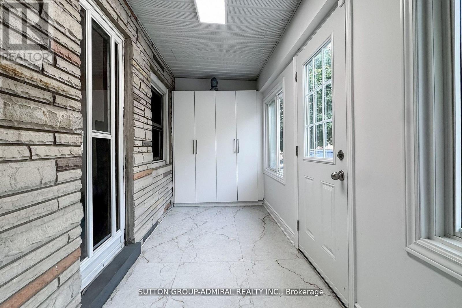 14 Spears Street, Toronto (rockcliffe-smythe), Ontario