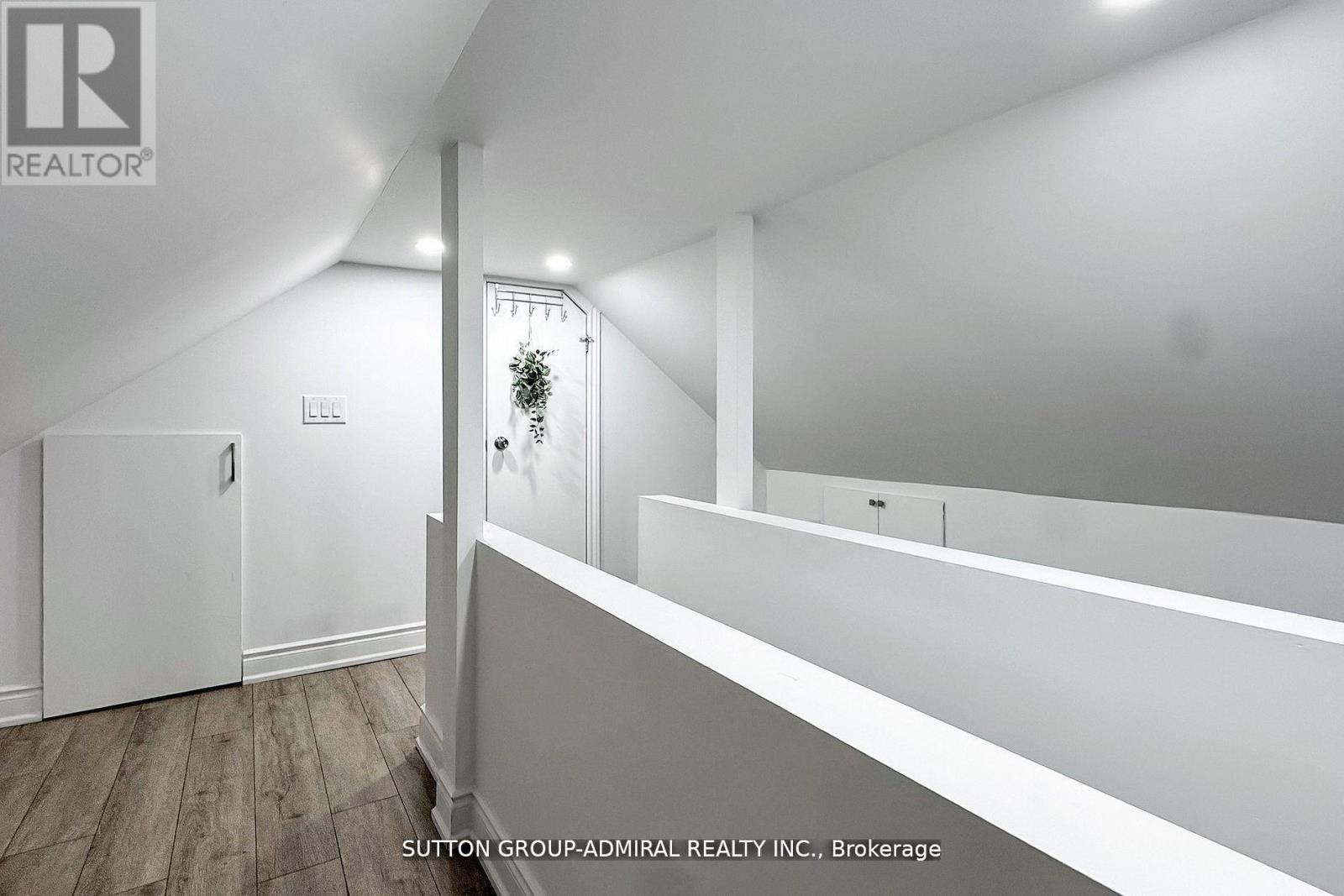 14 Spears Street, Toronto (rockcliffe-smythe), Ontario