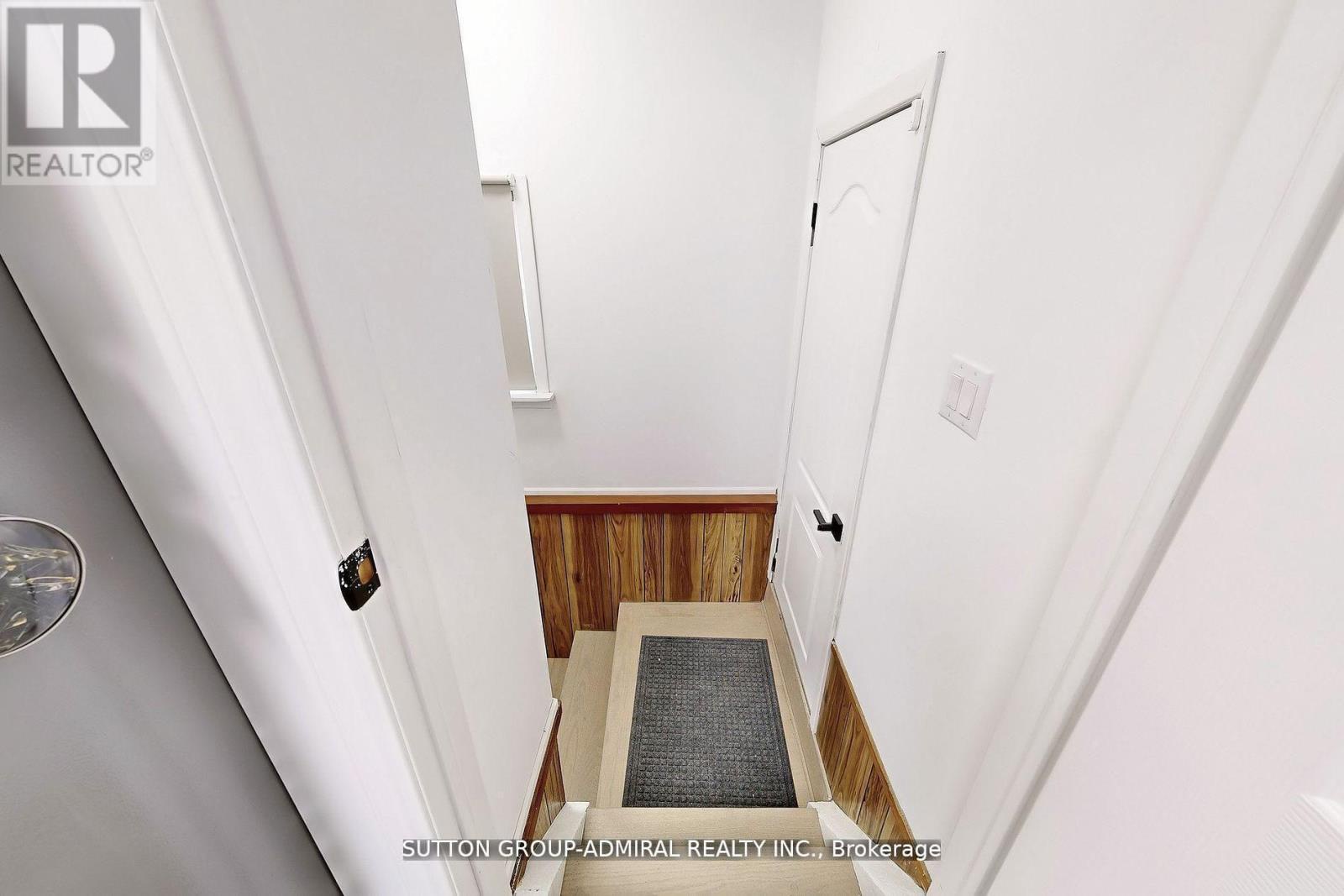 14 Spears Street, Toronto (rockcliffe-smythe), Ontario