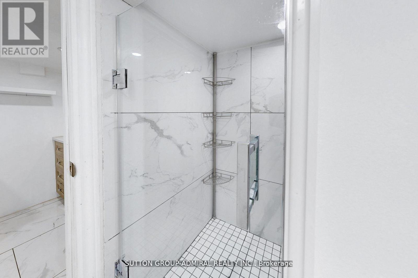 14 Spears Street, Toronto (rockcliffe-smythe), Ontario