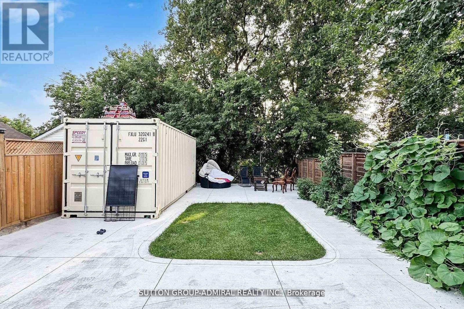 14 Spears Street, Toronto (rockcliffe-smythe), Ontario
