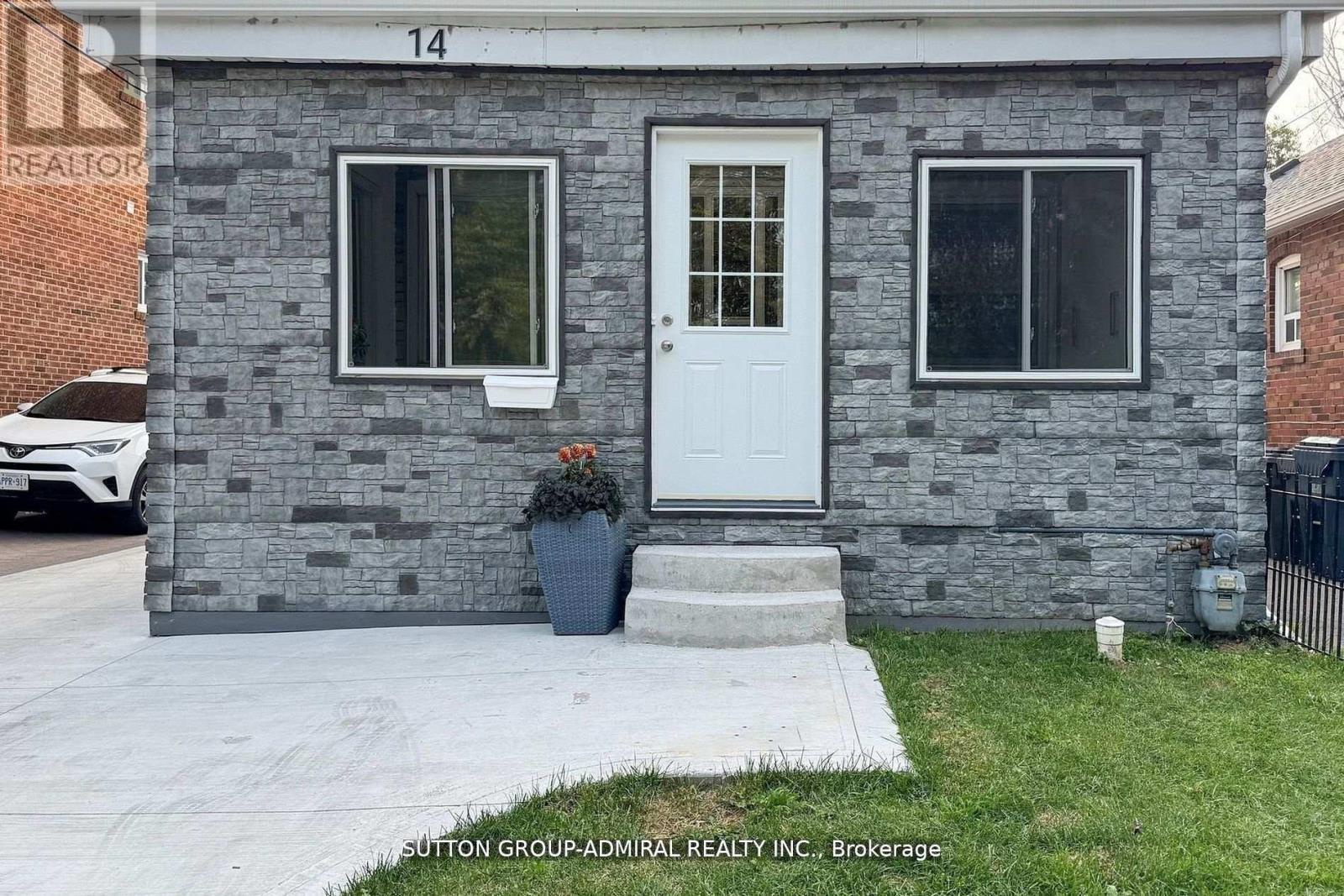 14 Spears Street, Toronto (rockcliffe-smythe), Ontario
